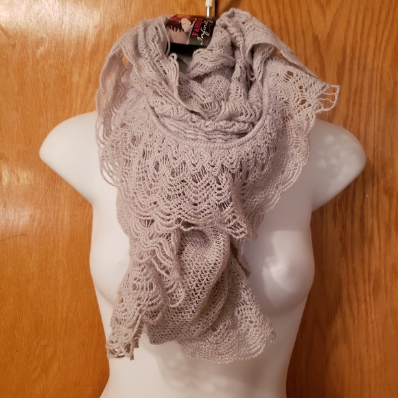 Scarf - Picture 1 of 2